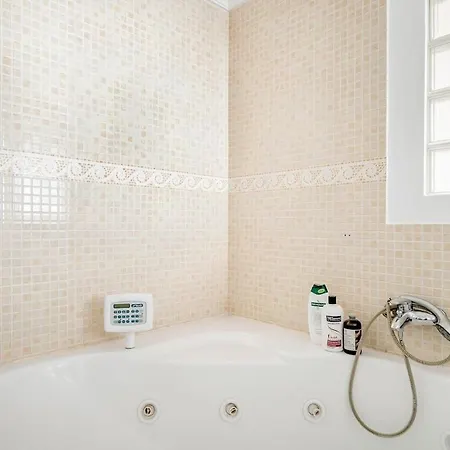 Next To Hard Rock * Марбелья