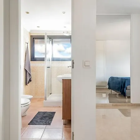 Next To Hard Rock Апартаменти