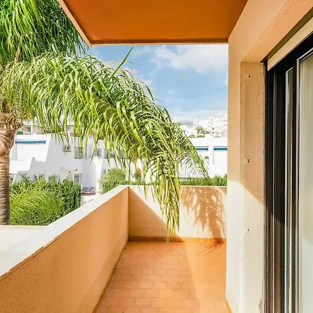 Next To Hard Rock Апартаменти